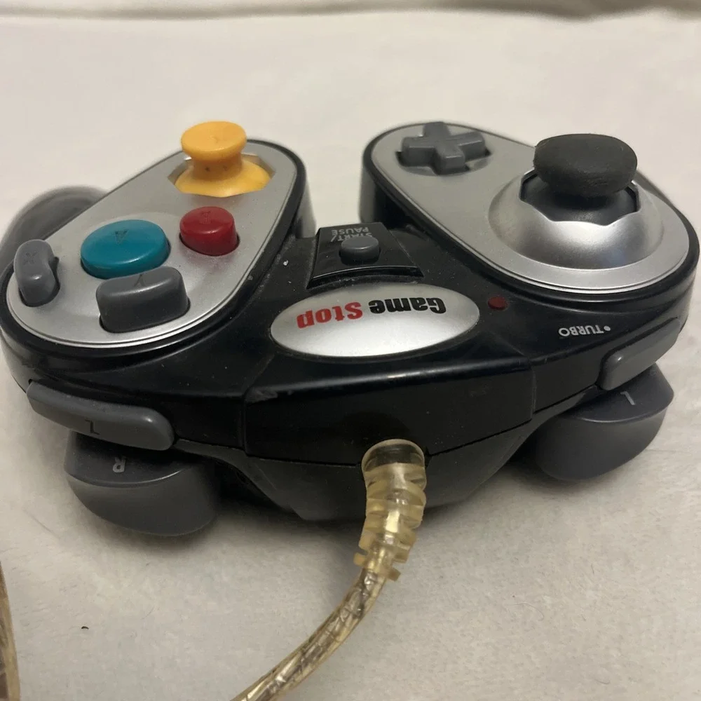 GameStop G3 Wired Turbo Controller for Nintendo GameCube & Wii - Black/Silver